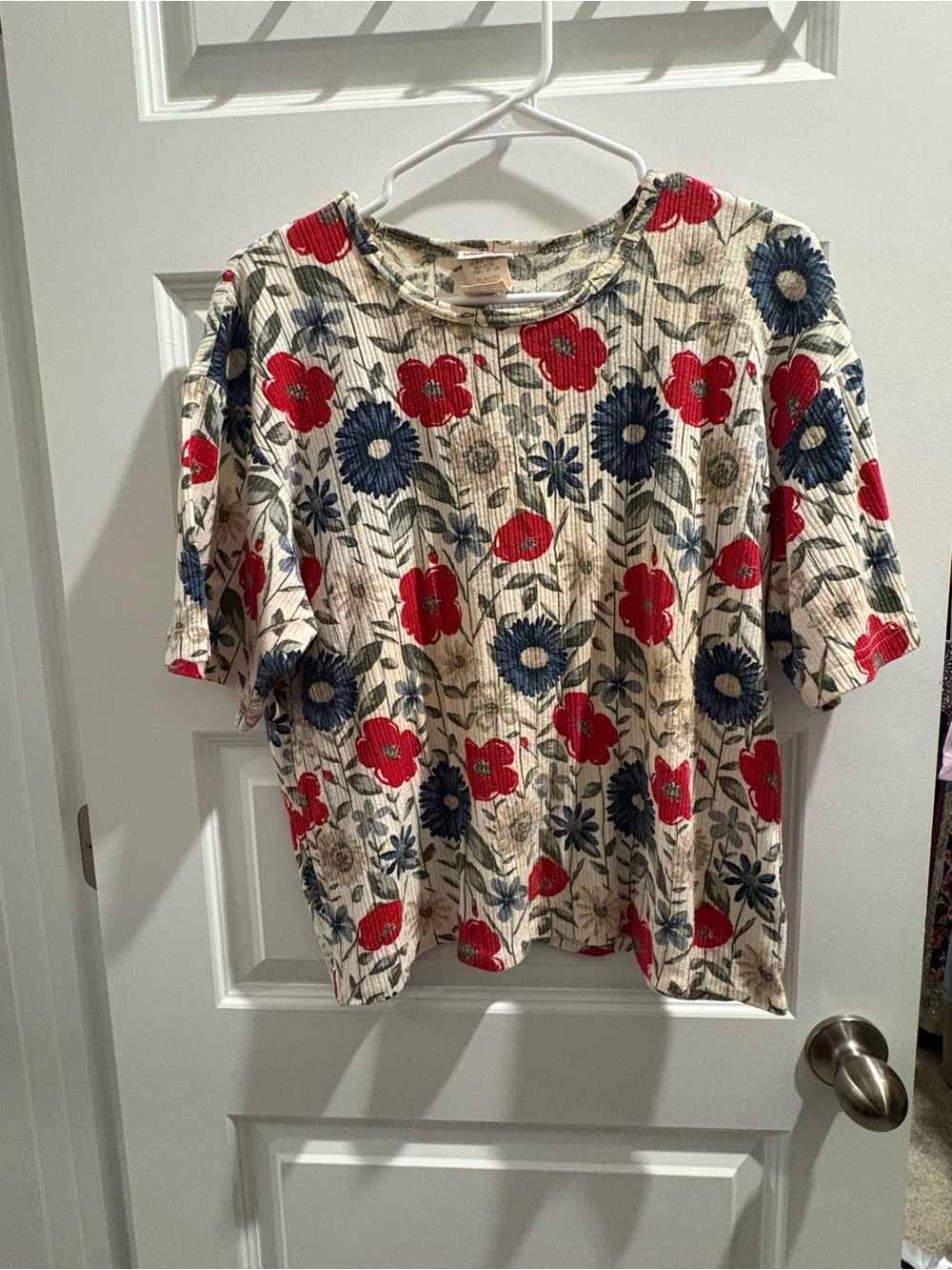 Vintage Bobbie Brooks Women's Beige Red Blue Floral Knit Short Sleeve Top M